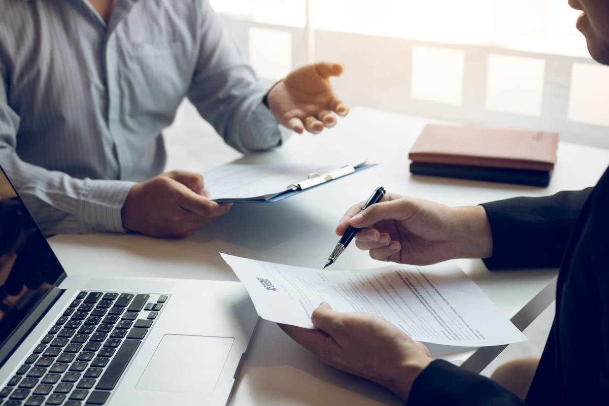 Carta de recomendación laboral y ejemplo [plantilla gratis], image size:1200x800